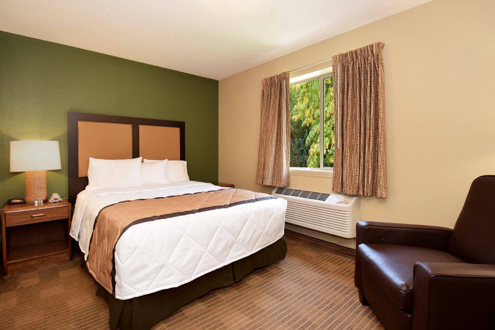 Extended Stay America Suites - Chicago - Lombard - Yorktown Center Exterior photo