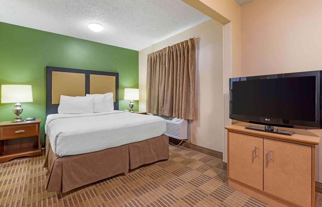 Extended Stay America Suites - Chicago - Lombard - Yorktown Center Room photo