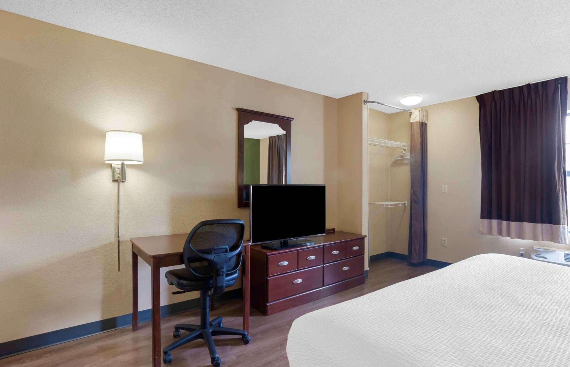 Extended Stay America Suites - Chicago - Lombard - Yorktown Center Exterior photo